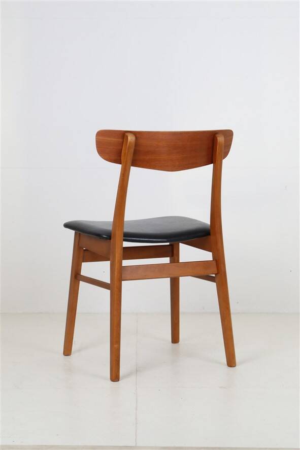 Findahl “Mosbøl” chair / 1960s / 1970s / teak / beech / skai / black / Mid Century Danish Modern Design