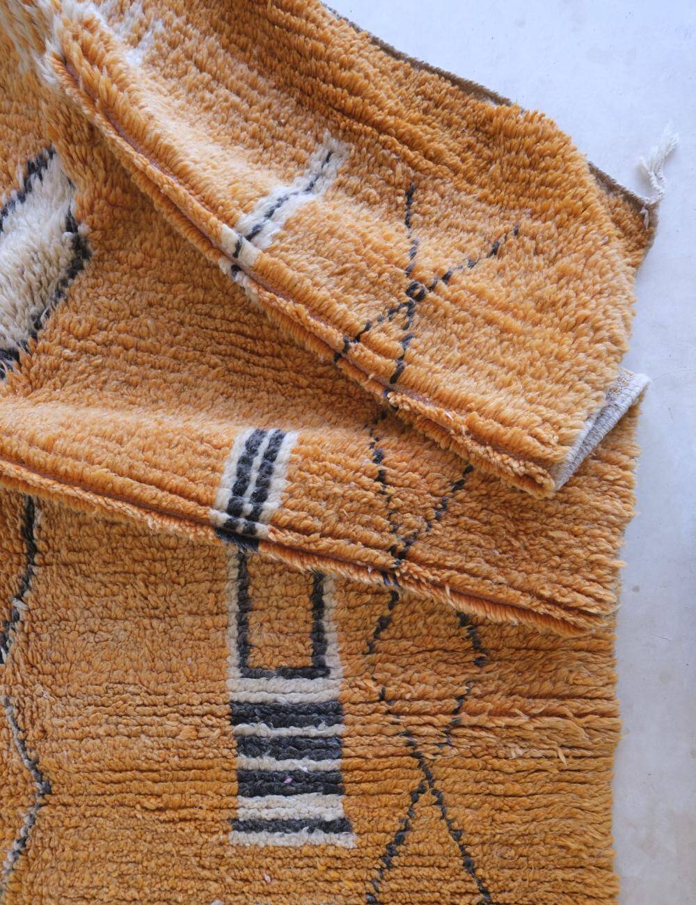 Orange Berber Rug - 272 x 163 cm