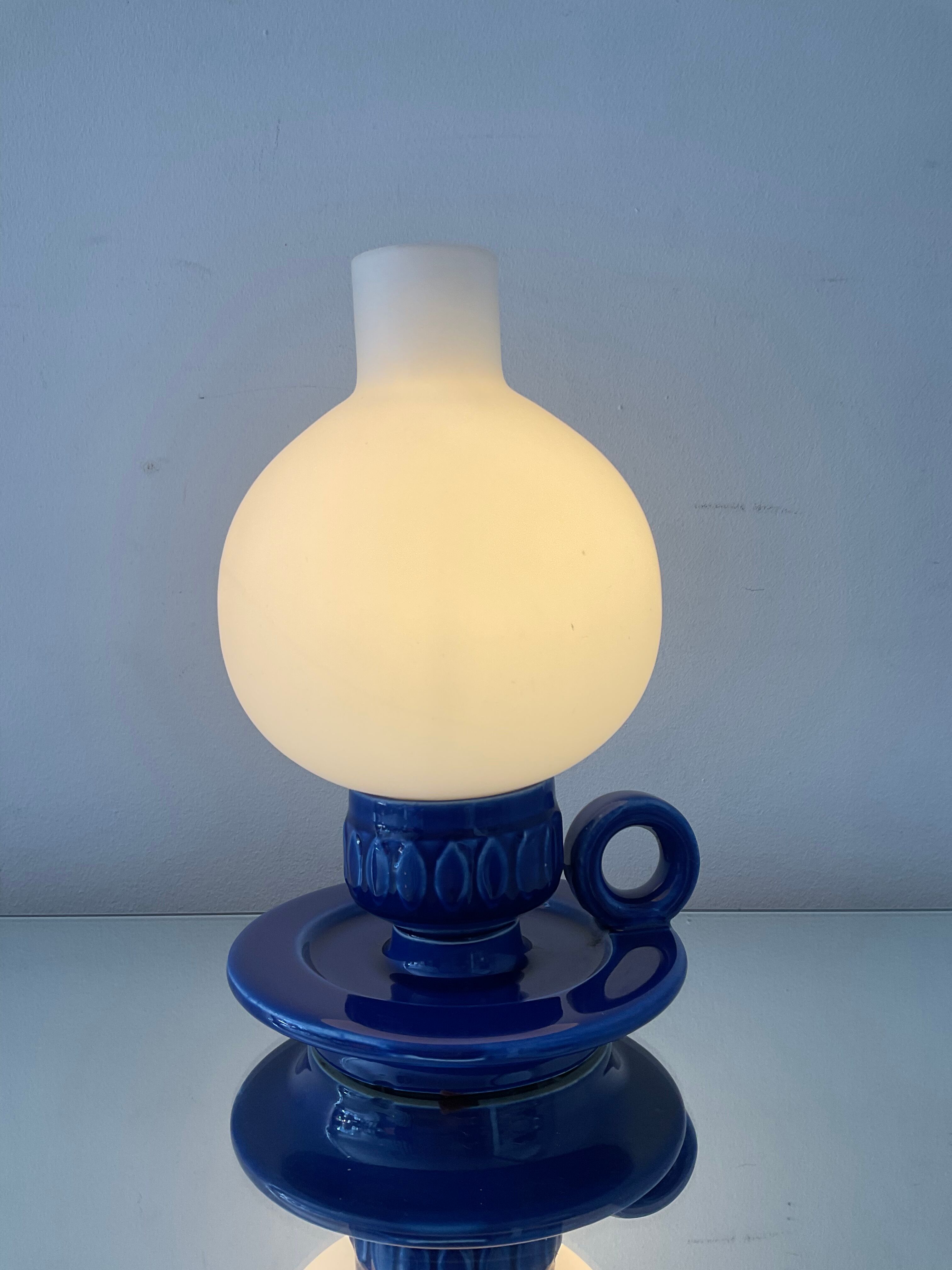 Vintage lamp of the 70s in ceramic and opaline