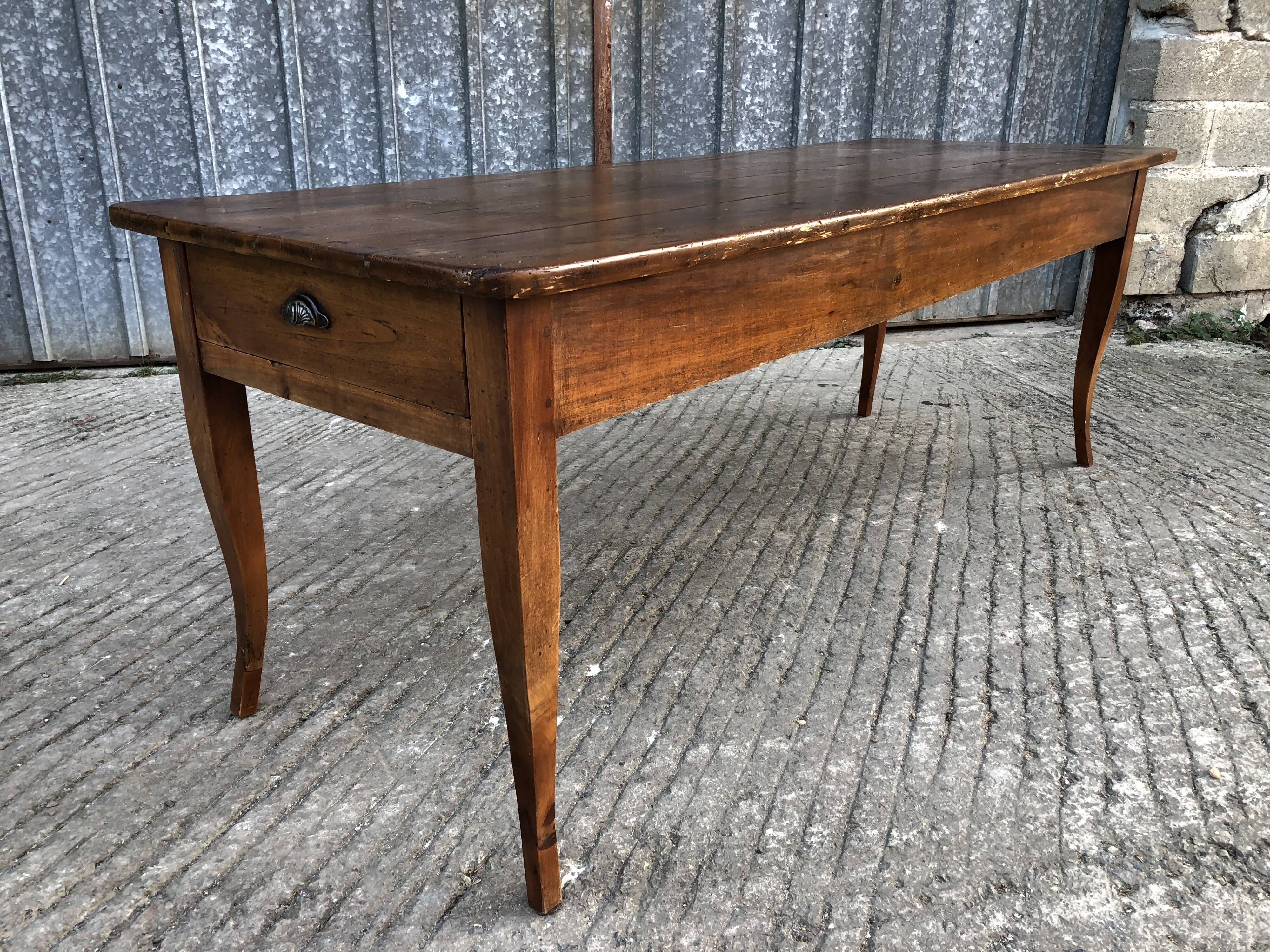 Table de ferme ancienne de style Louis XV avec 2 tiroirs