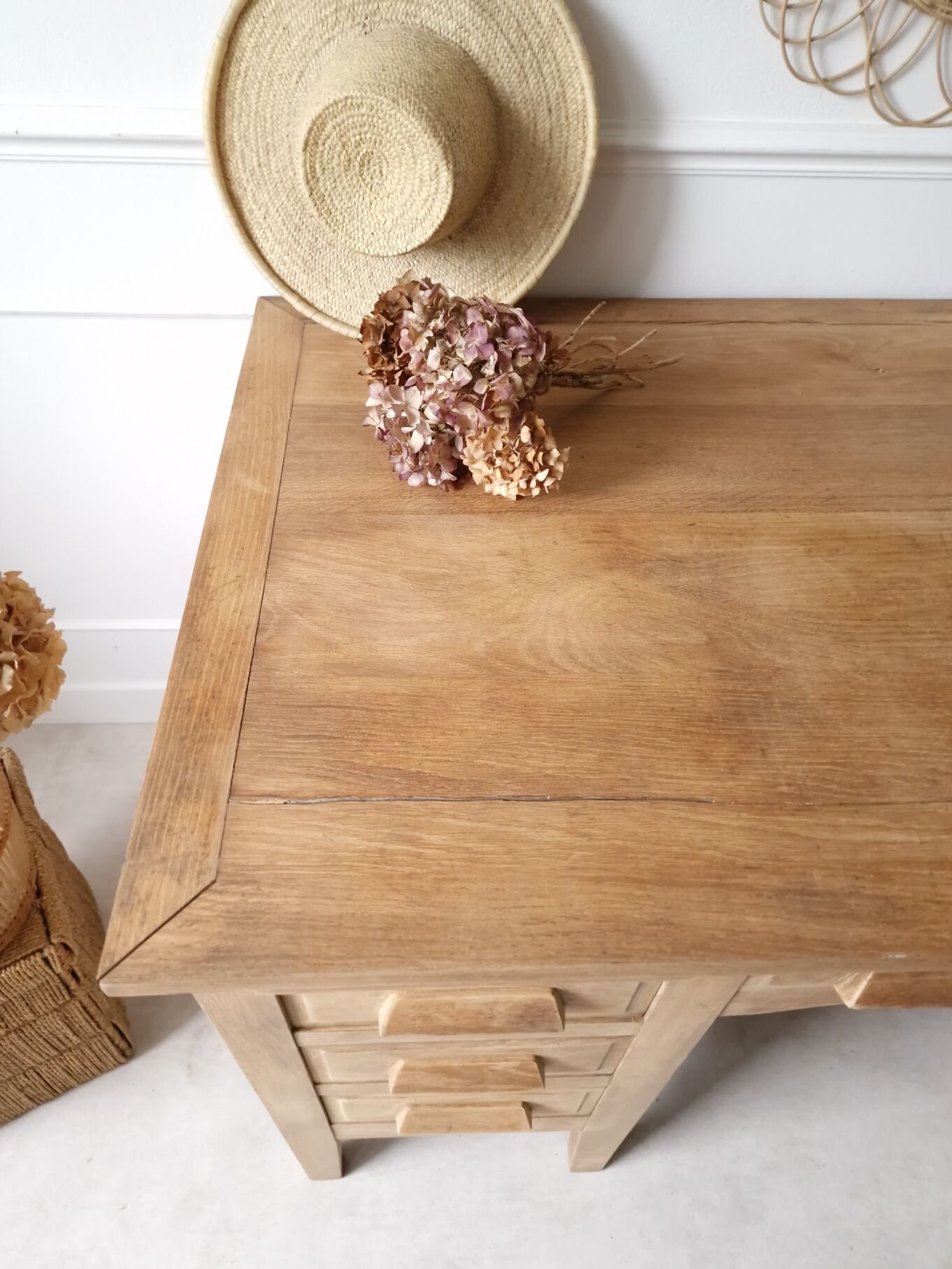 Master desk