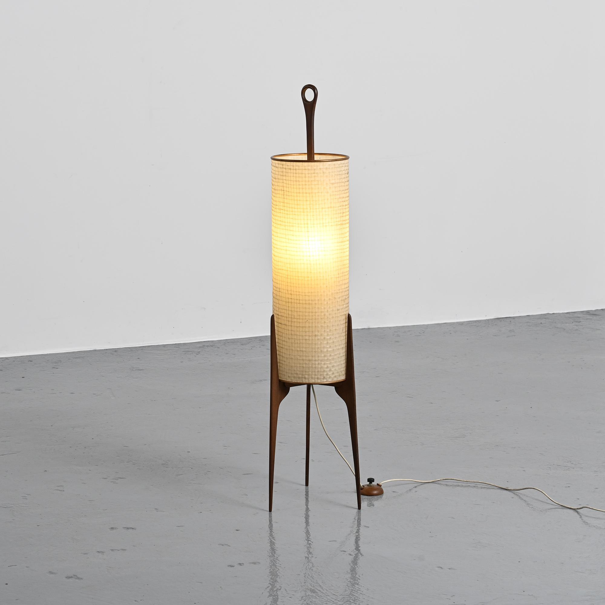 Lampadaire « Rocket » en bois, laiton et fibres, vers 1960