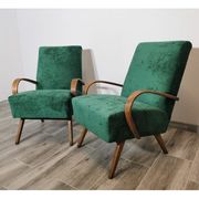 Paire de fauteuils par Jindrich Halabala restaurés