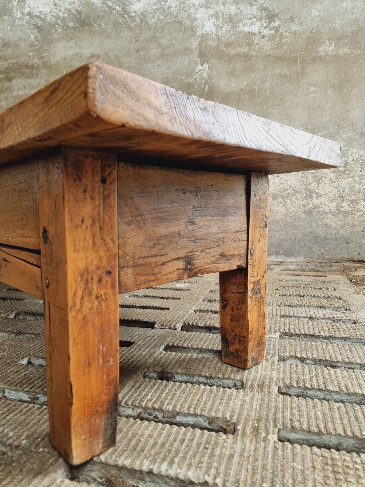 Table basse espagnole 19ème siècle