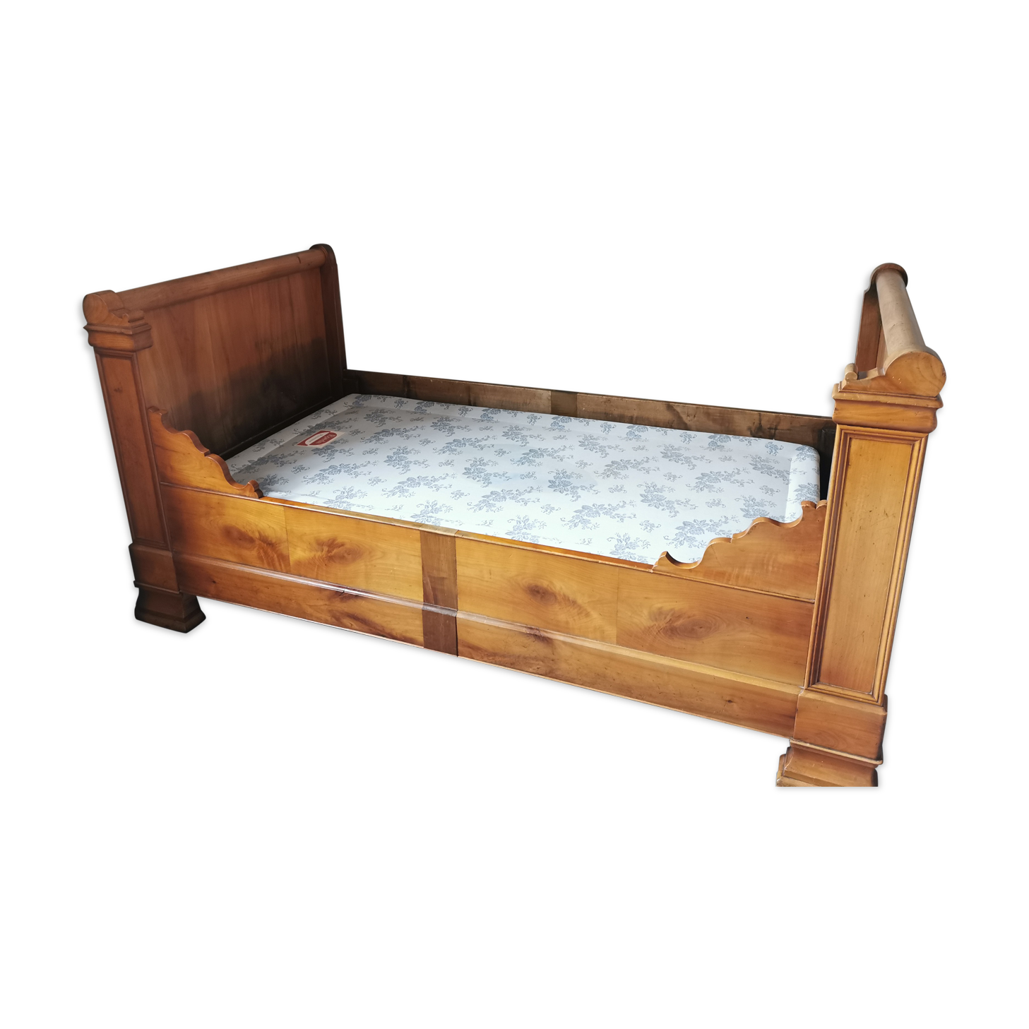 Louis Philippe corner bed