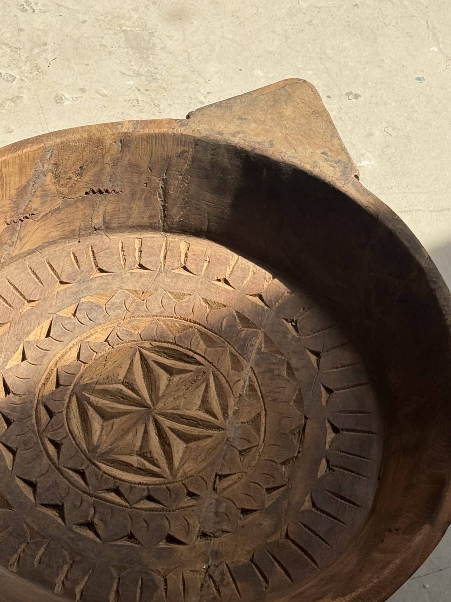 Ancient Indian carved plateau "Star"