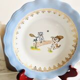 Children's plate in Limoges porcelain with cat motifs.