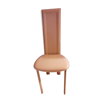 Chaise en cuir blanc cassé