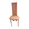 Chaise en cuir blanc cassé