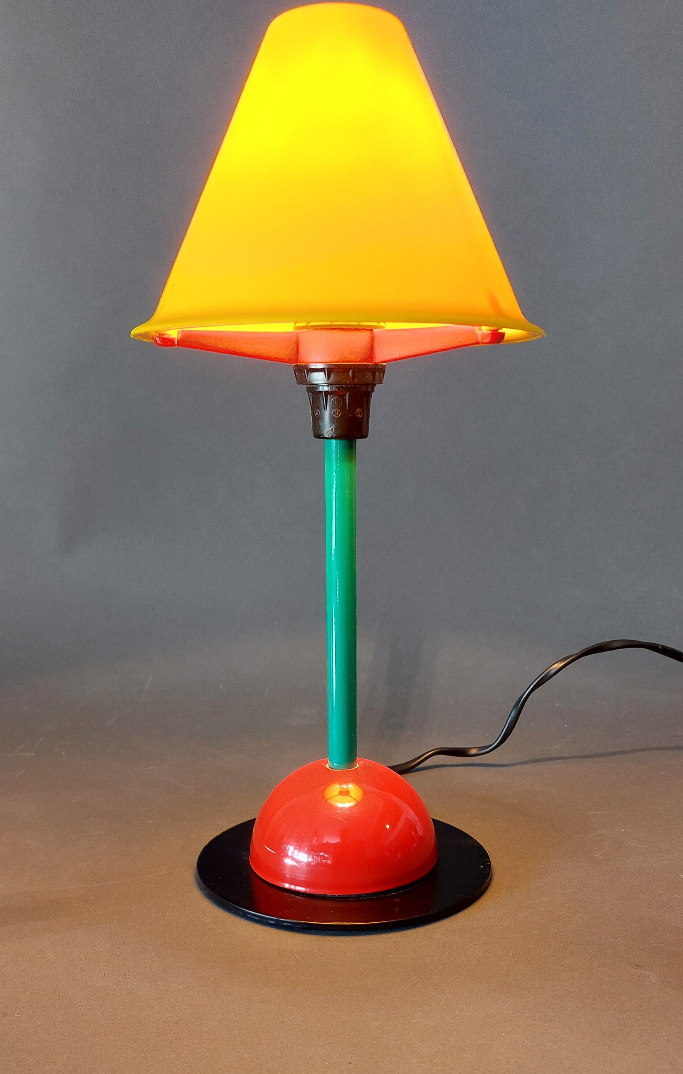 Lamp Ikea Memphis model B9409 made in Italy 1980's.