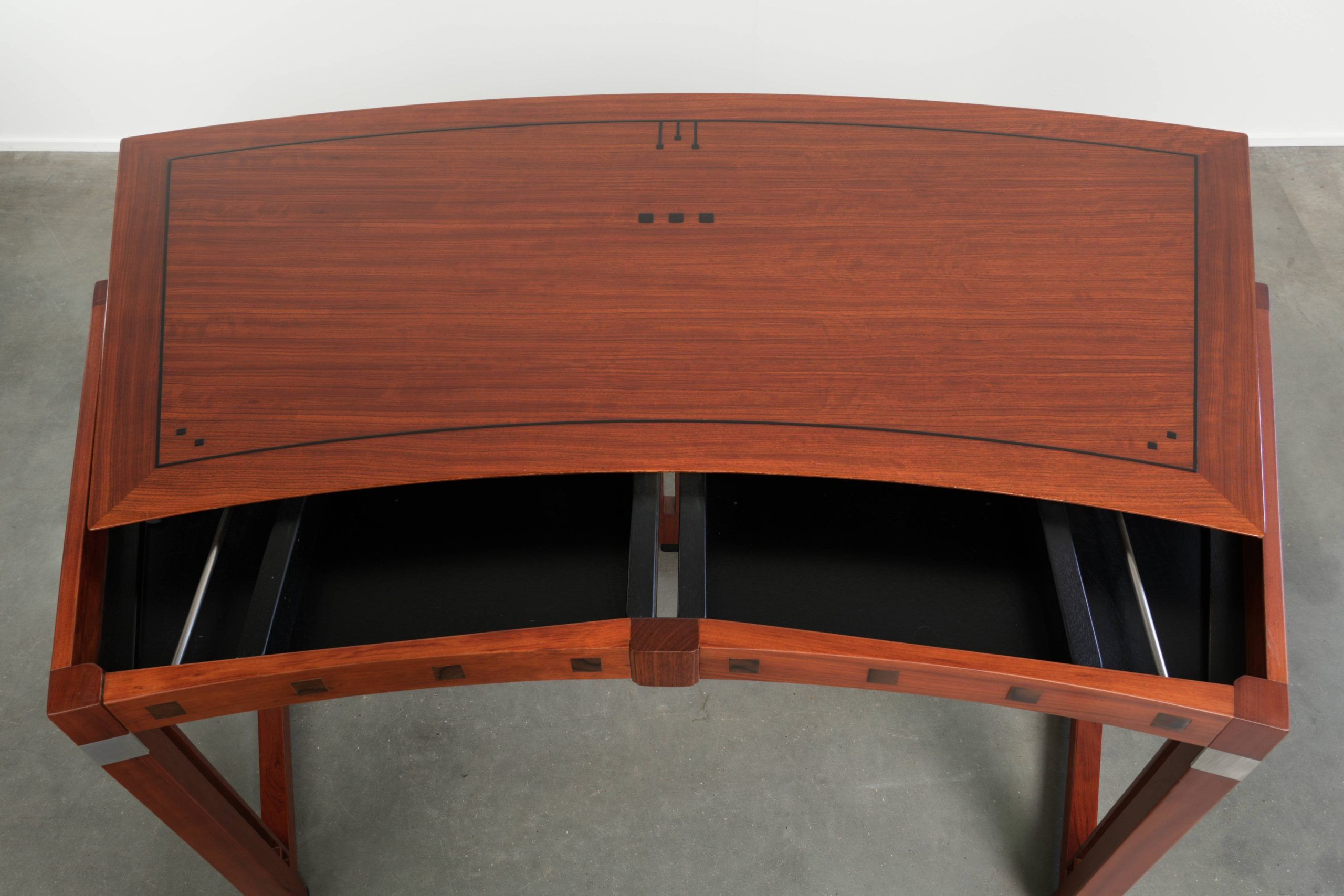 Luxurious curved writing desk/office desk in Art Deco design