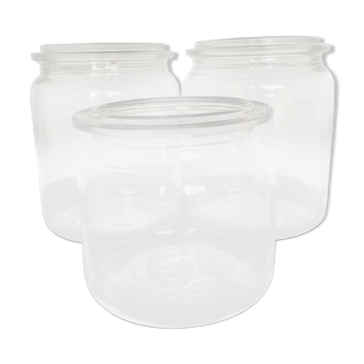 Batch of 3 white glass jars