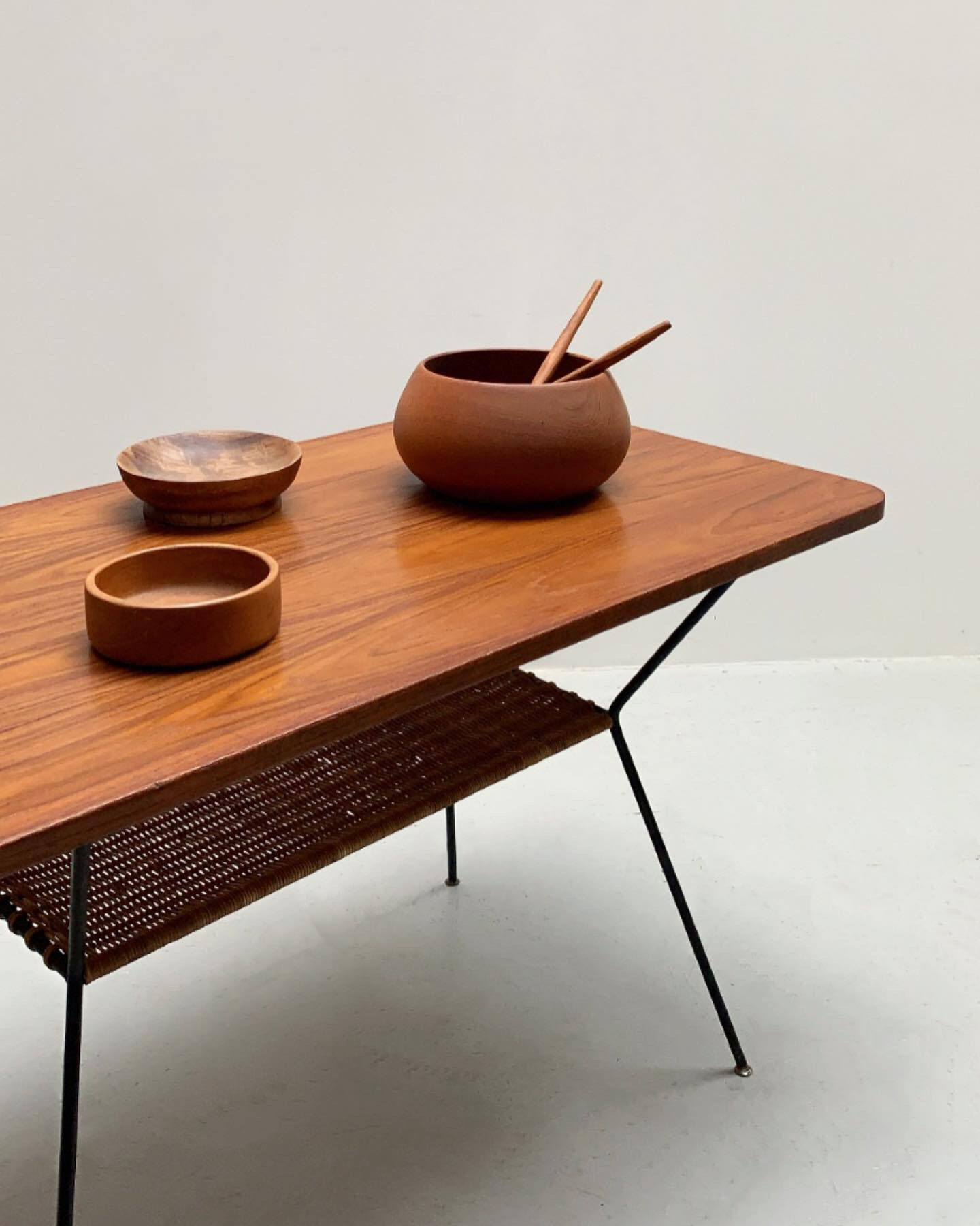 Side table wicker and wood 60s