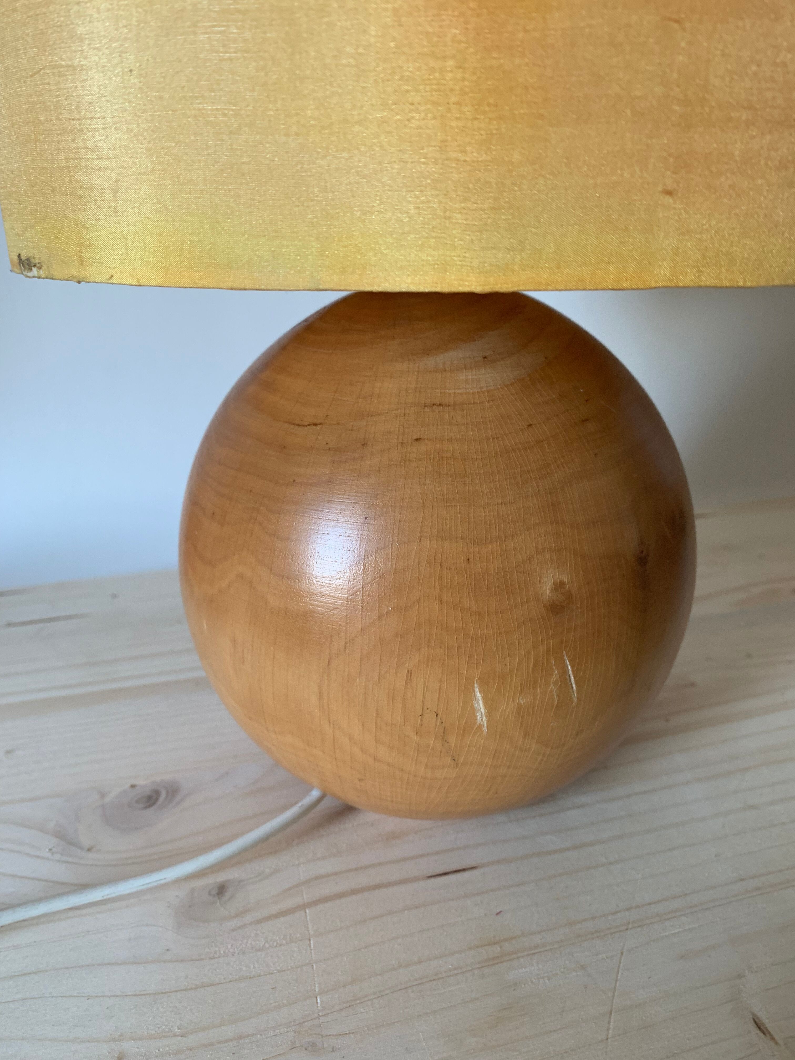 Lampe boule en bois