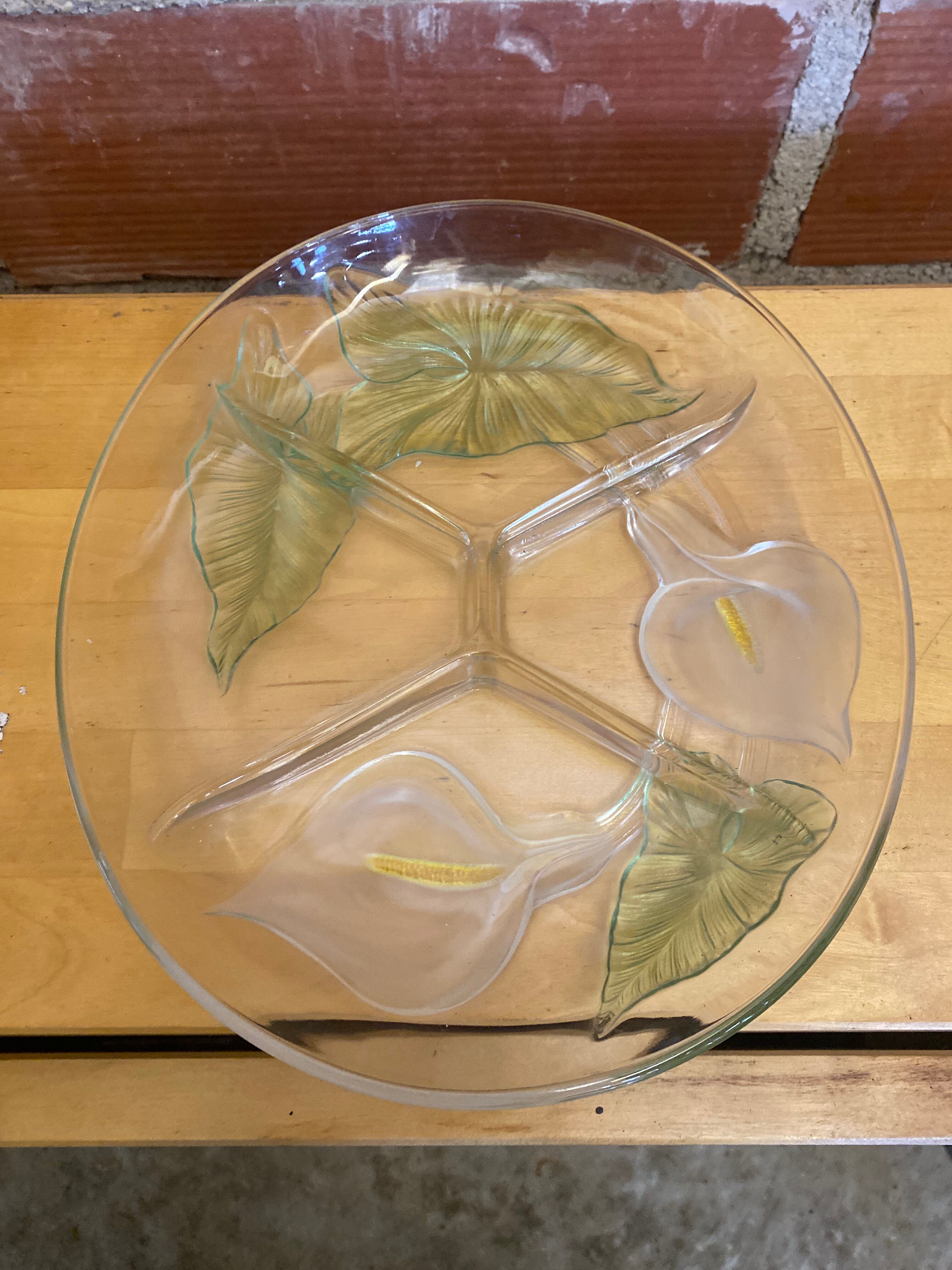 Plat mendiant ancien luminarc design arum lilly verre moulé décor fleu
