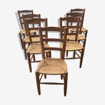 Lot seven mulched wooden chairs