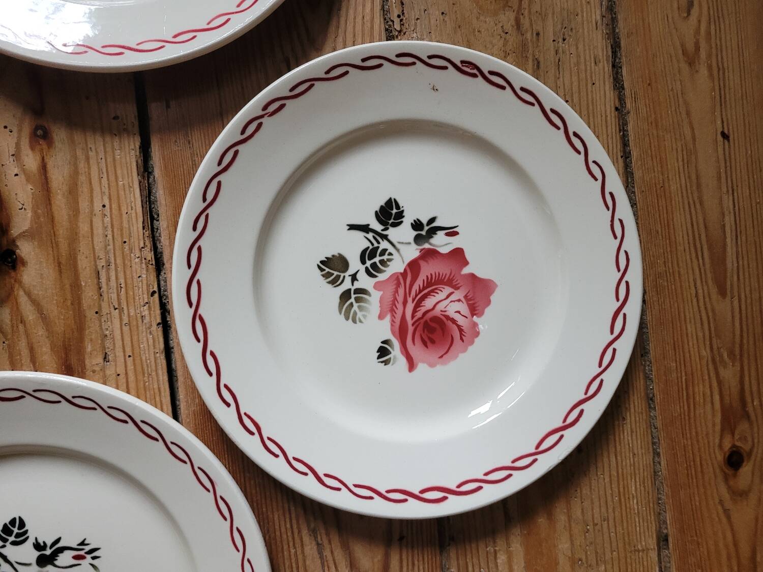 Lot n°1 de 6 assiettes à dessert Germaine de Badonviller