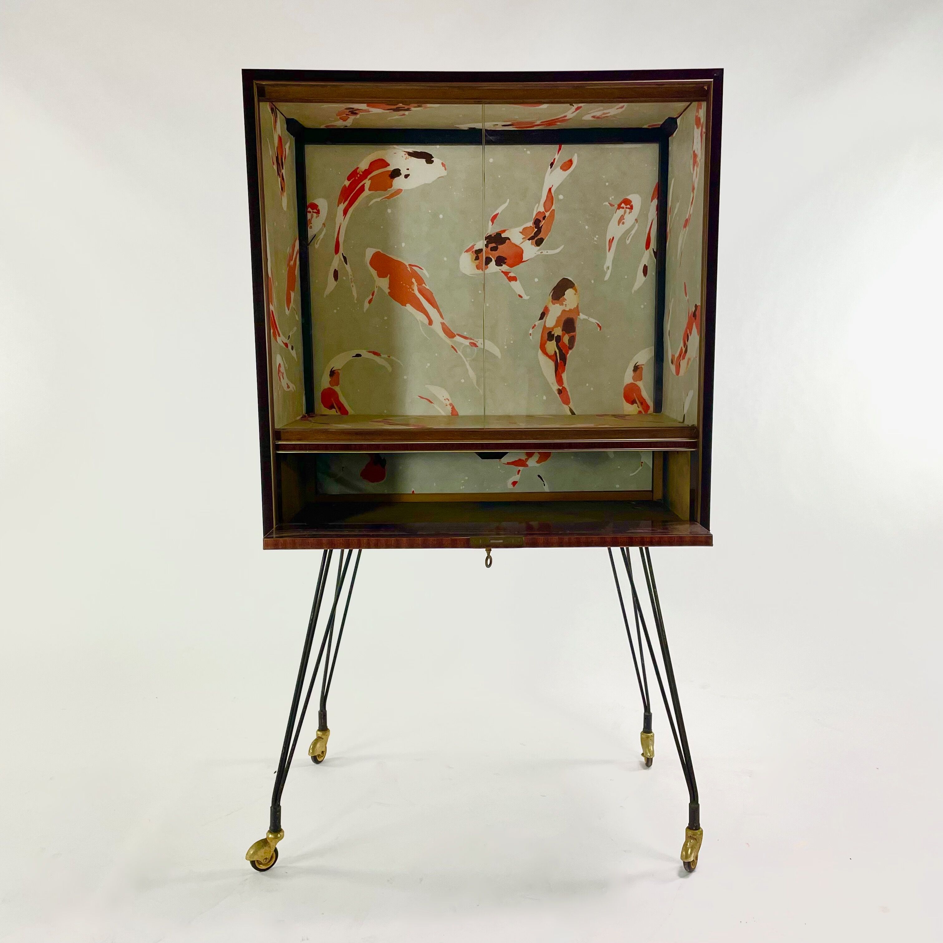 Eiffel free-standing display case