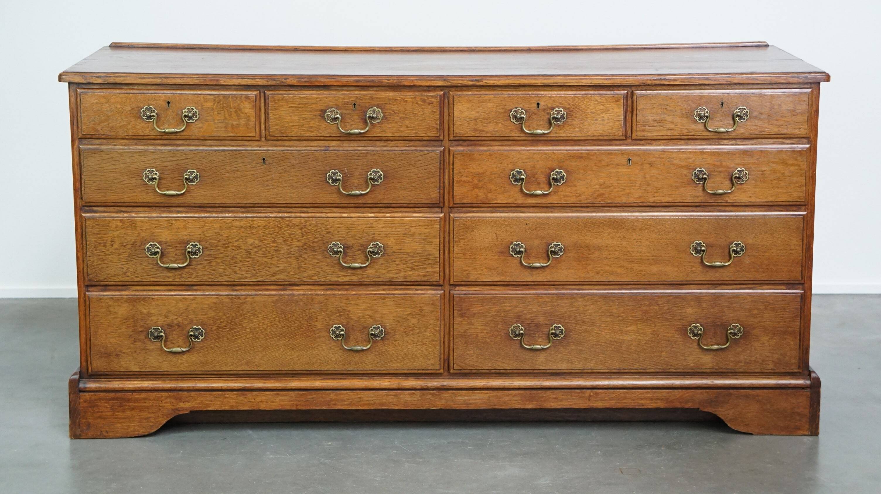Large antique oak sideboard / chest of drawers / dresser, counter or display cabinet