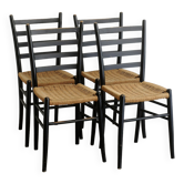 Quatre chaises en corde de papier