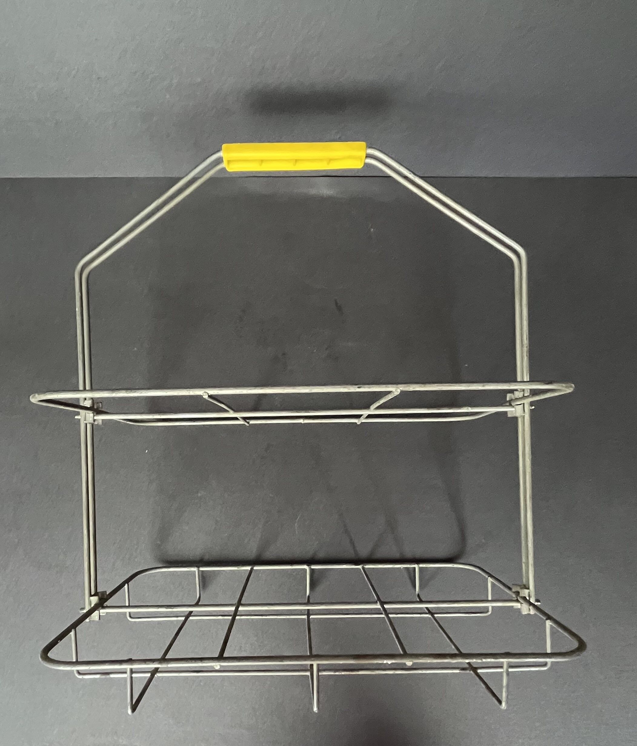 Porte bouteilles métallique vintage