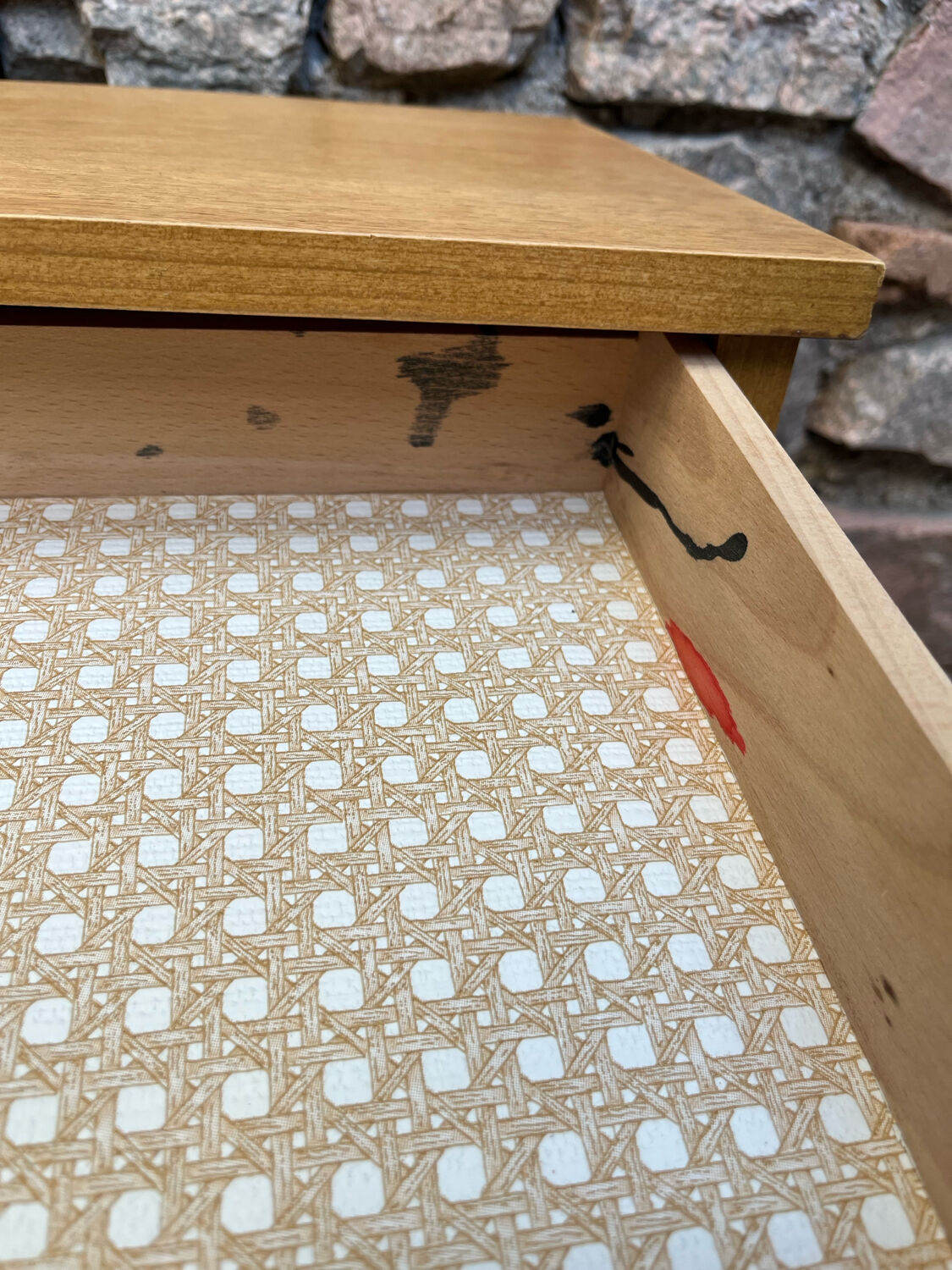 Spindle-legged bedside table from the 60s/70s.