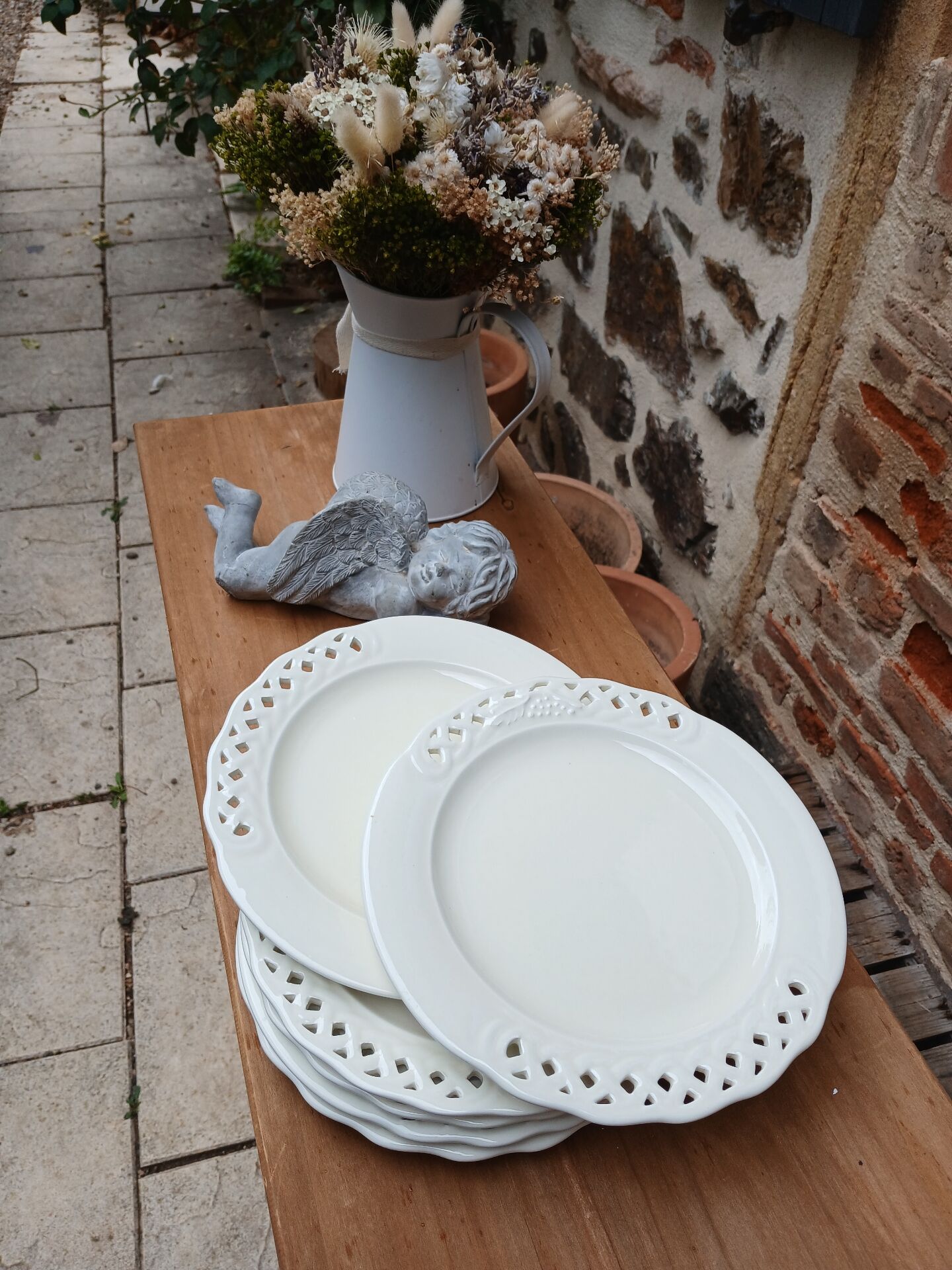 12 Italian ceramic plates