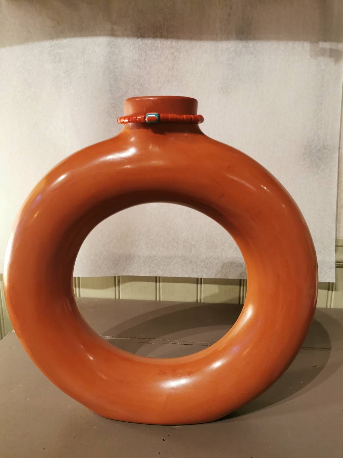 Ring-shaped vase Tadelakt Morocco