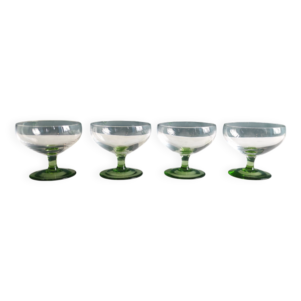 Ensemble de quatre verres à liqueur vintage français