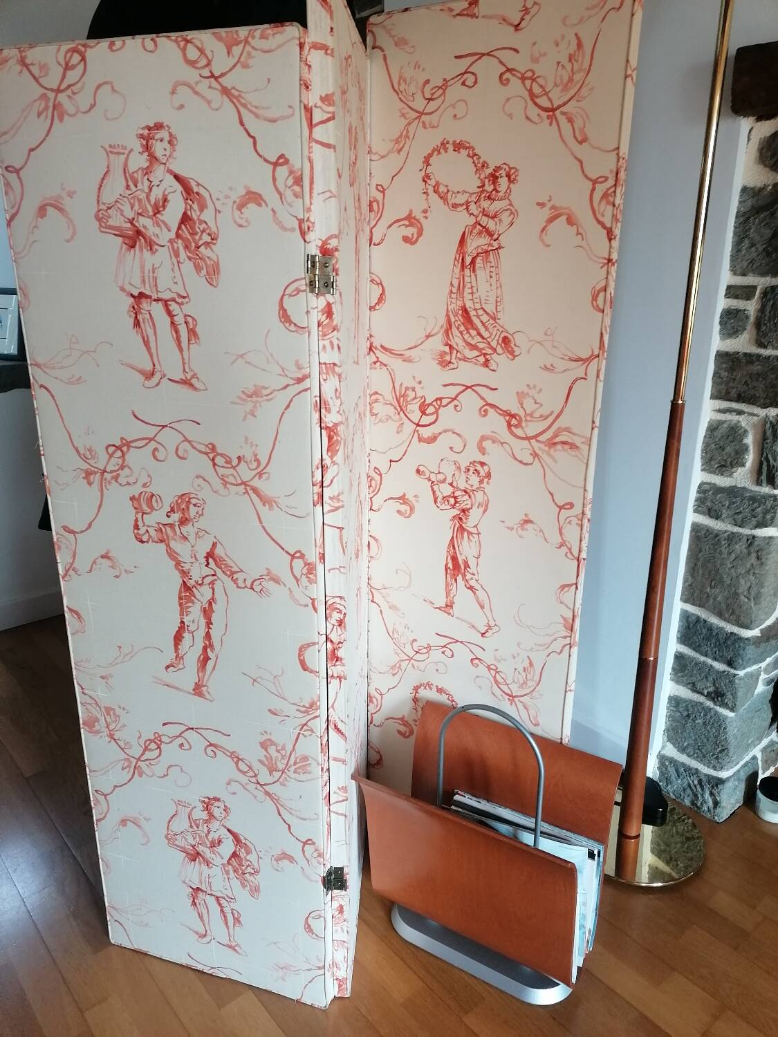 Rare folding screen with notches "Pierre Frey fabric" upholstery finish.