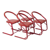 Lot de 4 chaises de salle à manger postmodernes en métal laqué rouge et similicuir, italie, années 1980