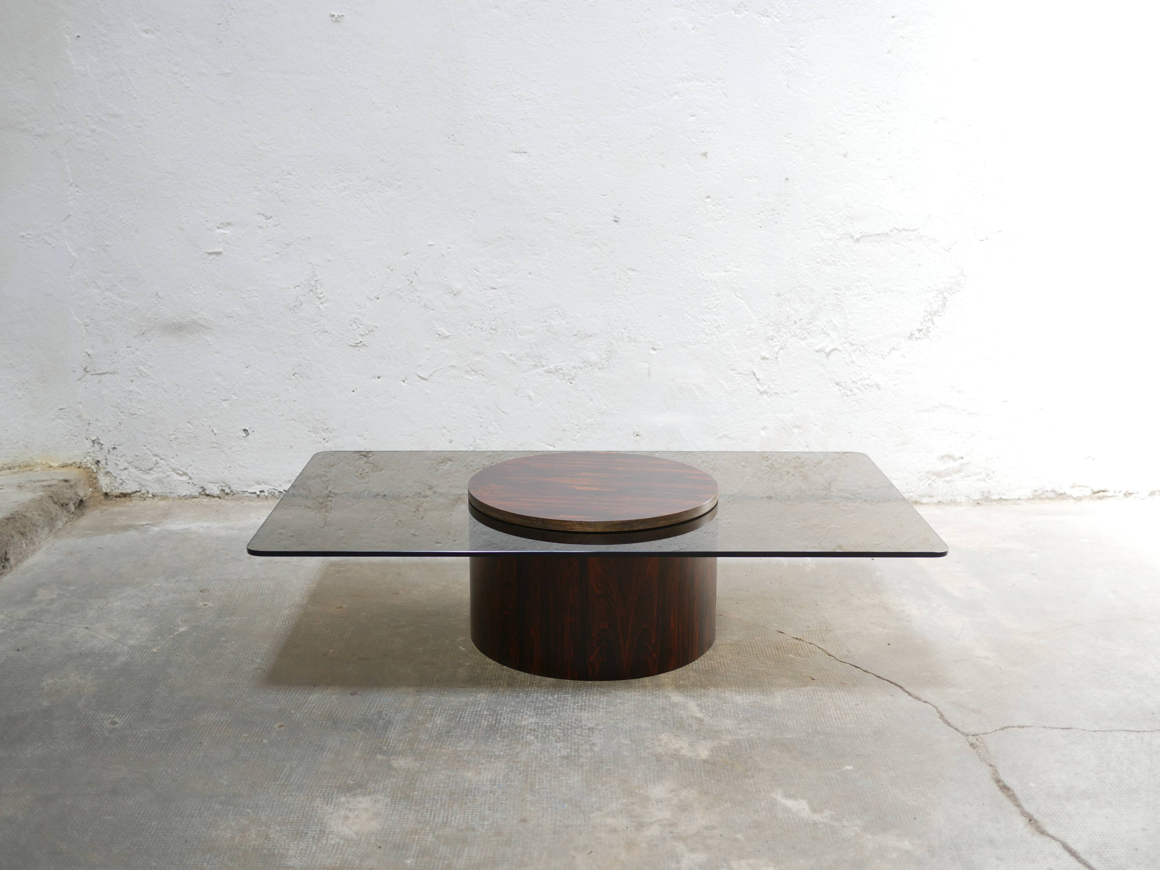 Table basse vintage en palissandre et verre