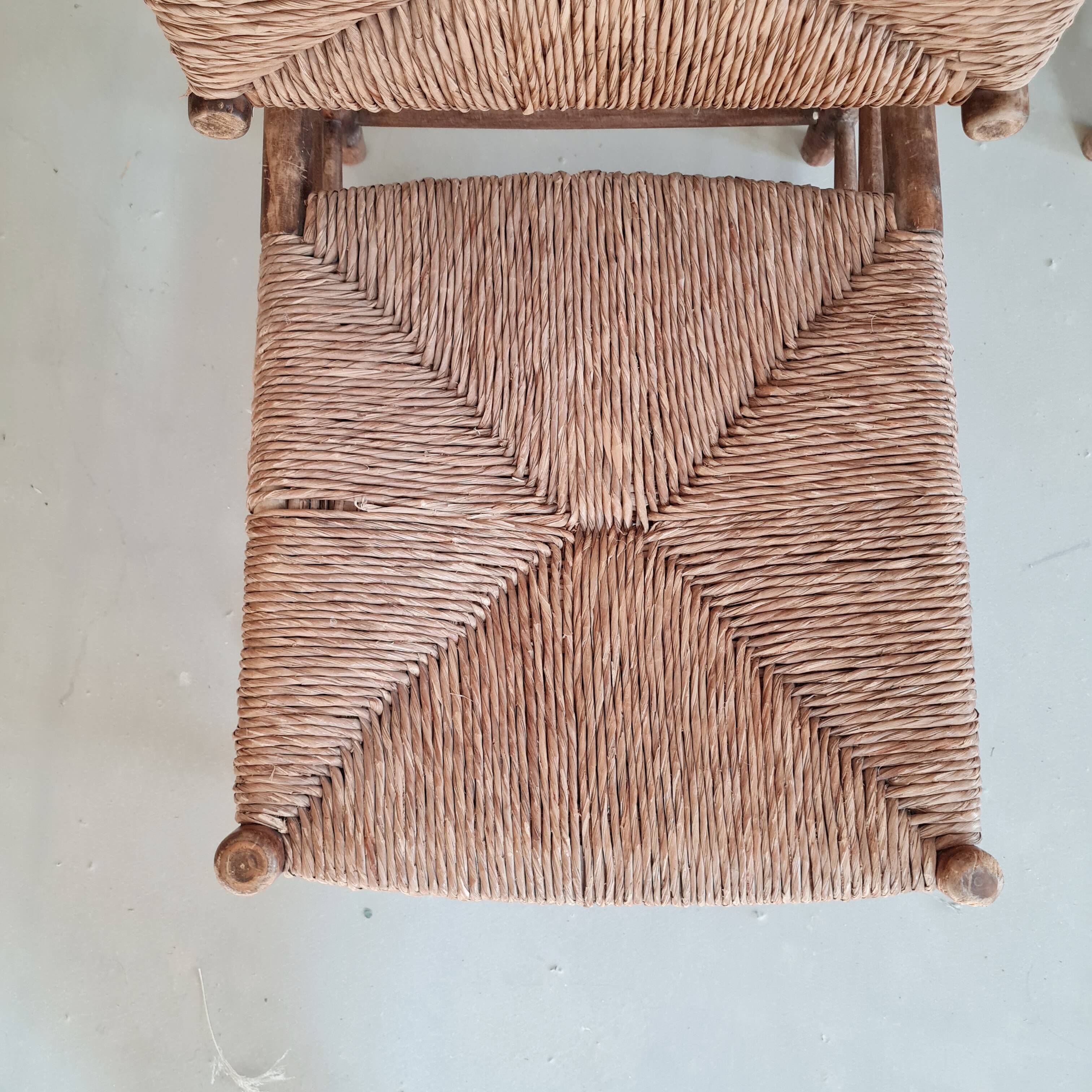 Paire fauteuils en bois et paille