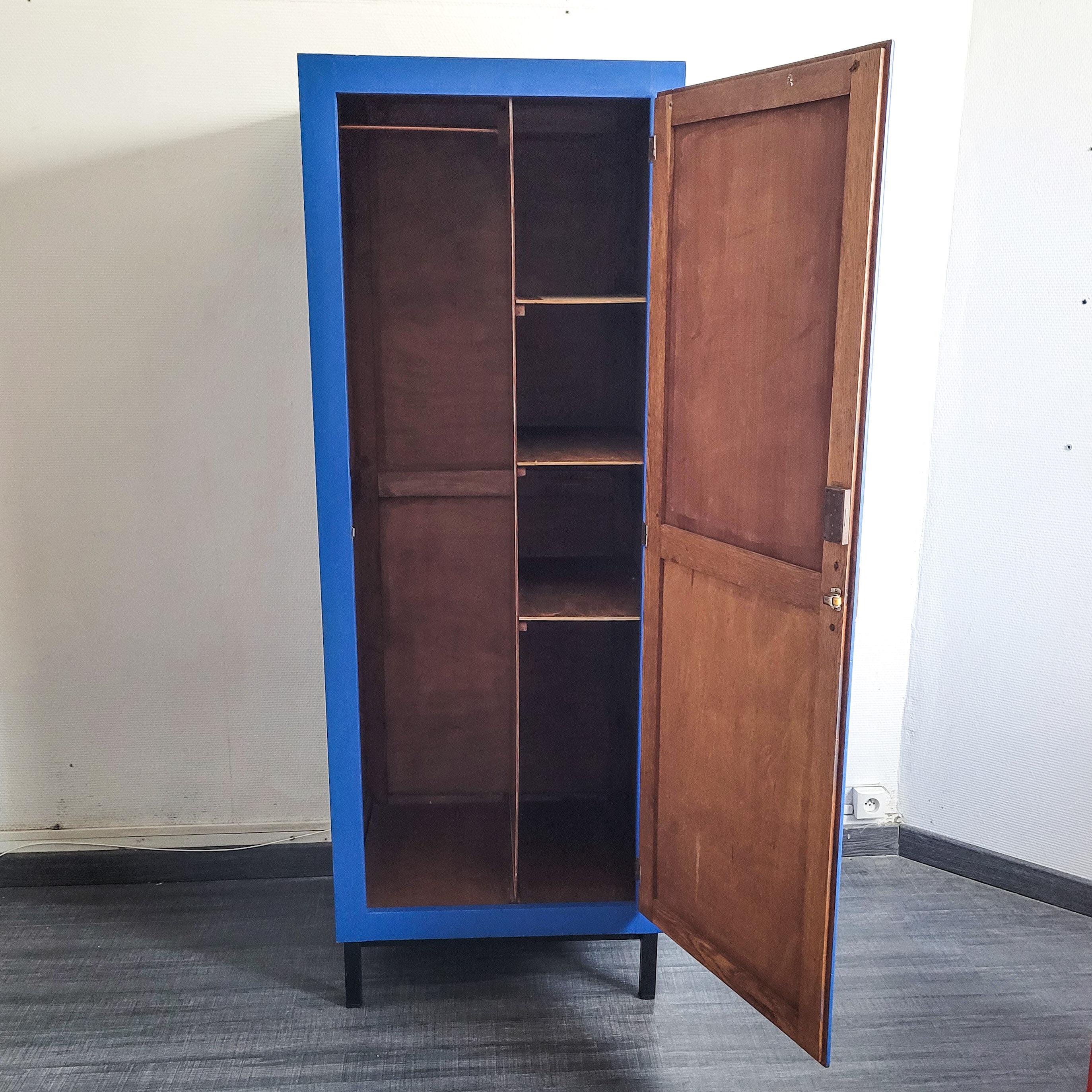 Vintage blue boarding wardrobe