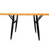 Table et chaises d'Ilmari Tapiovaara