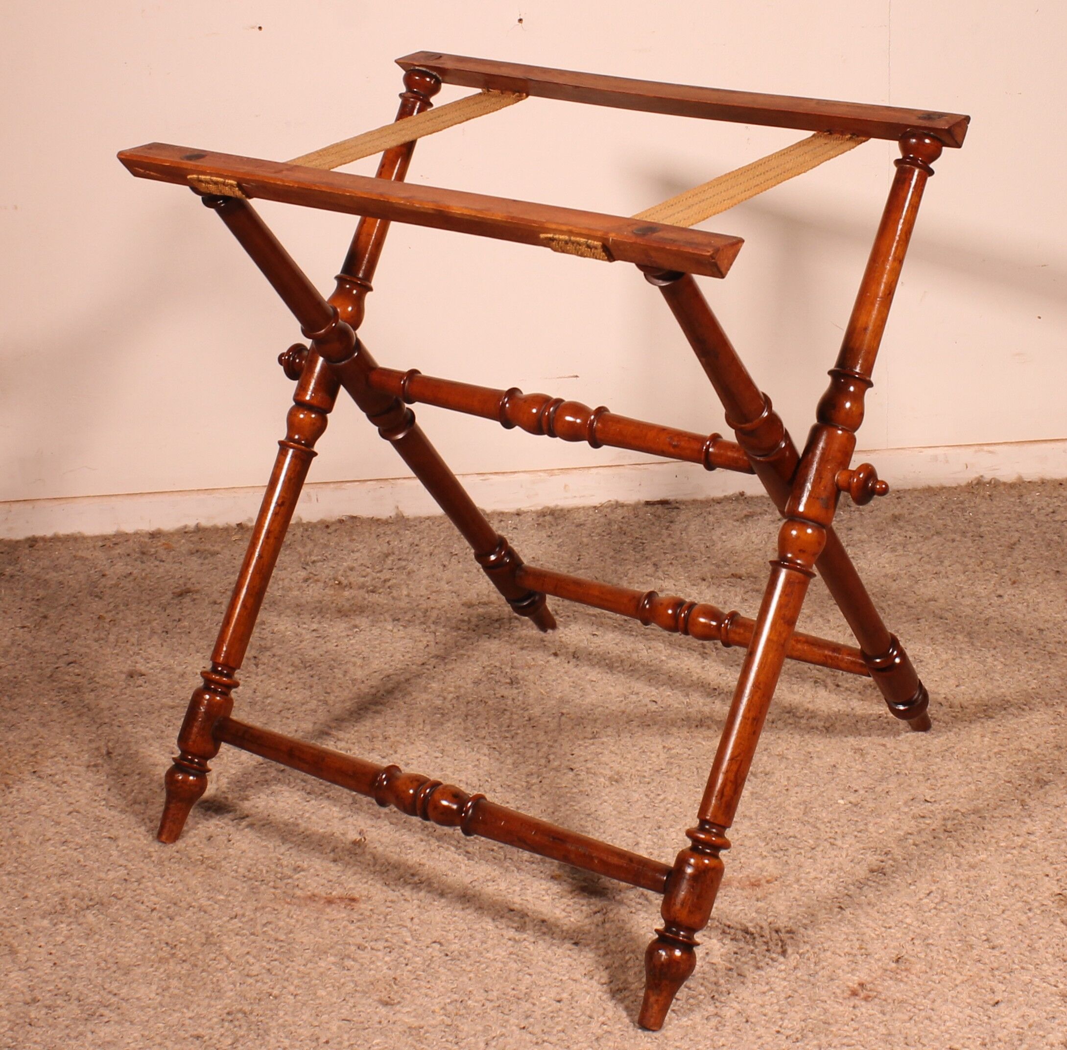 Servant Butler Tray in solid mahogany from the early 19th century.