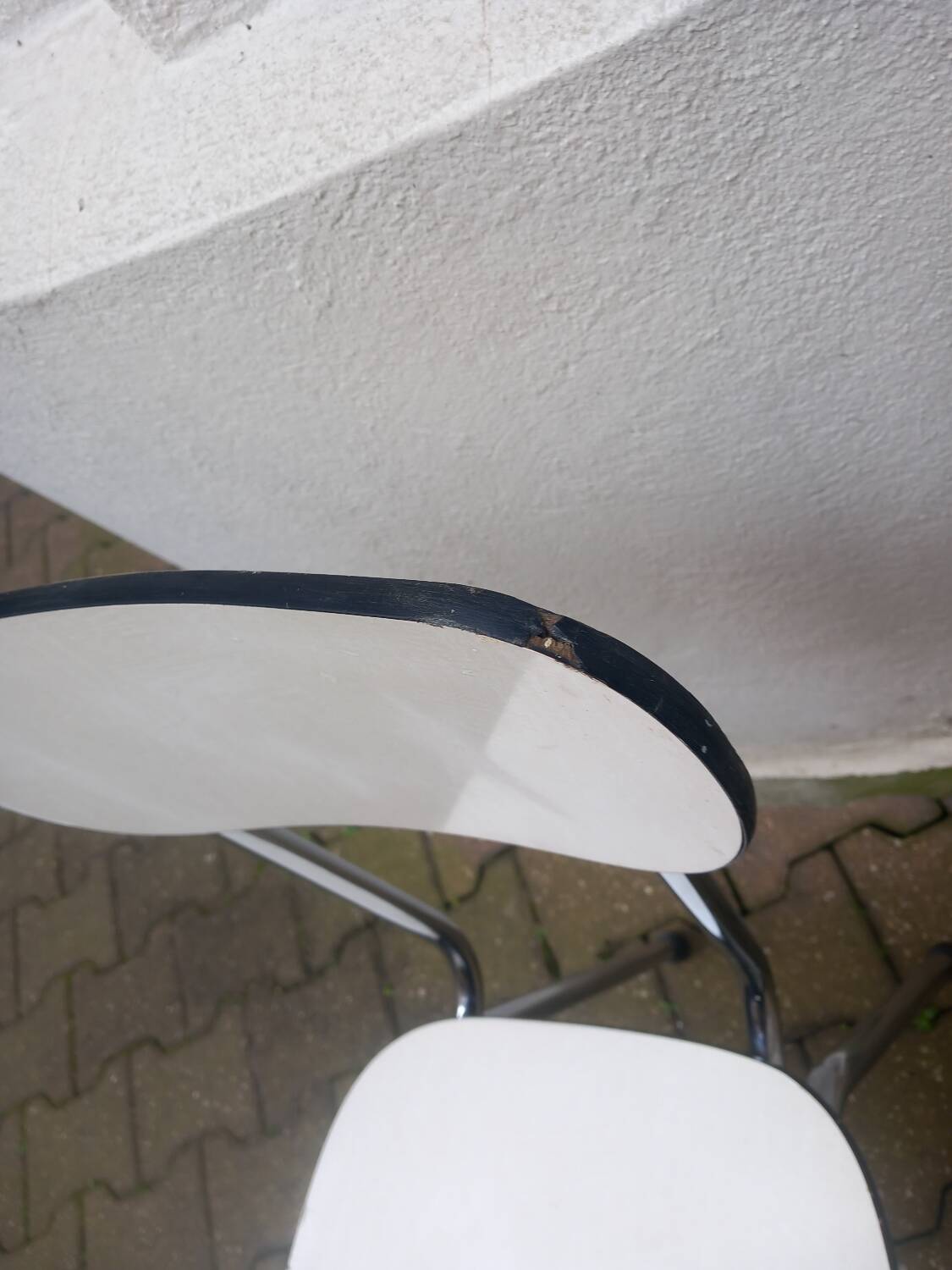 Chaise en formica