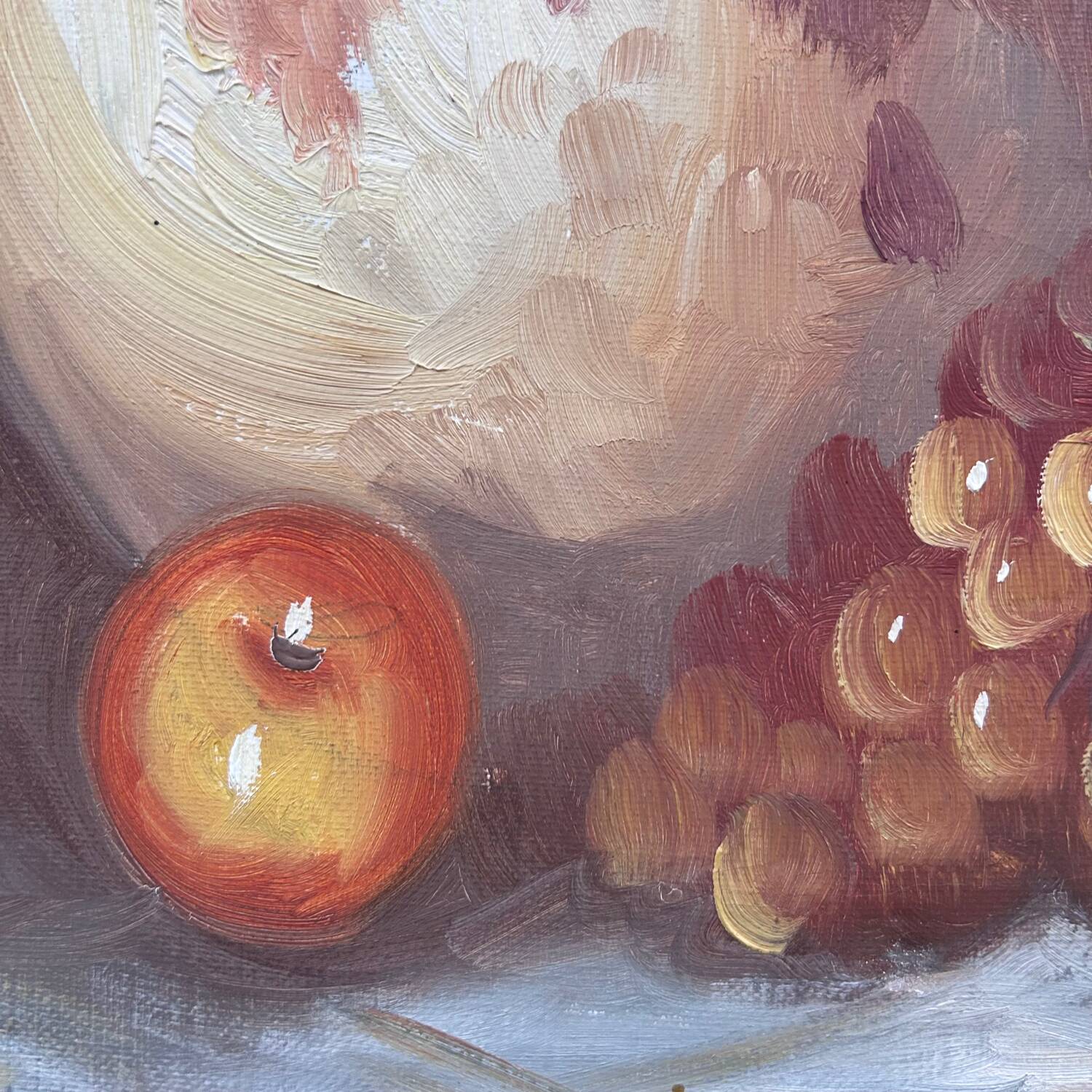 Flat board and grapes