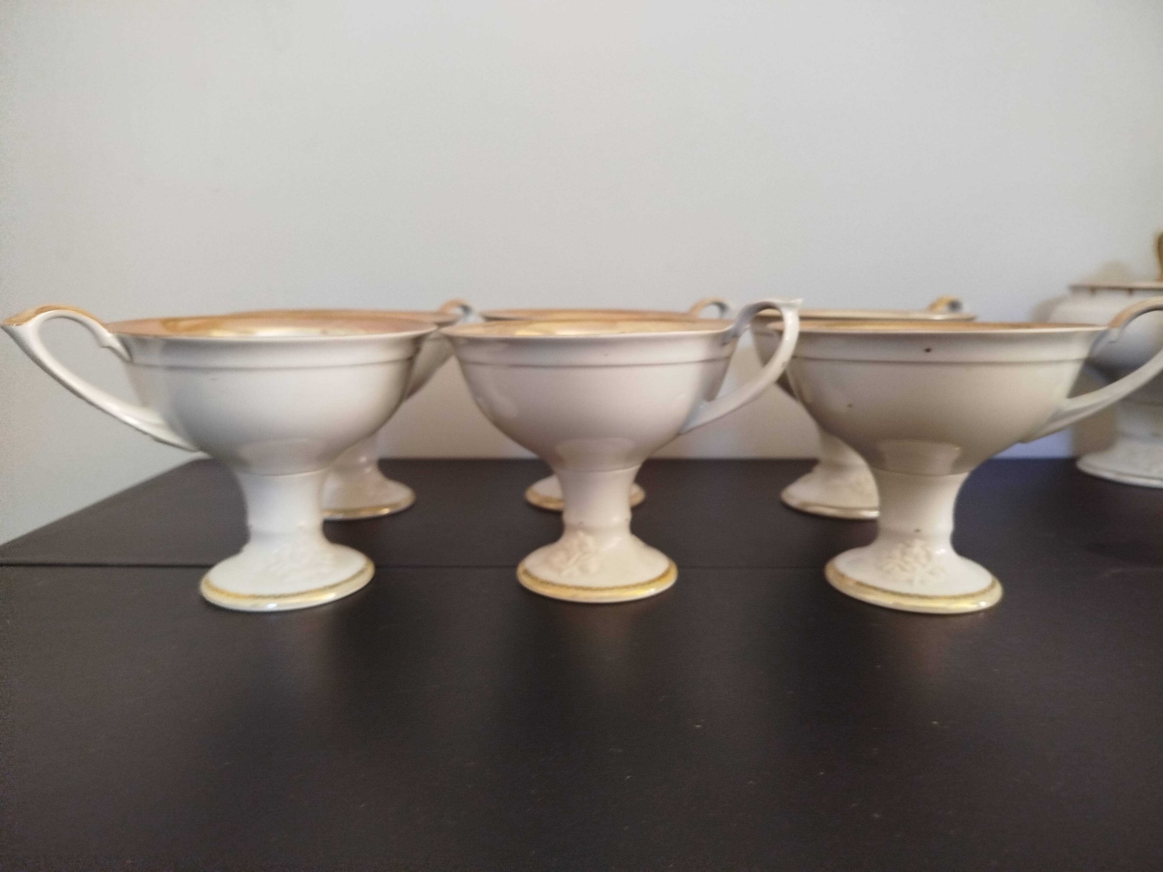 Luxury service of 16 pieces in pearlescent art porcelain - Signed DR PERLA, 1991