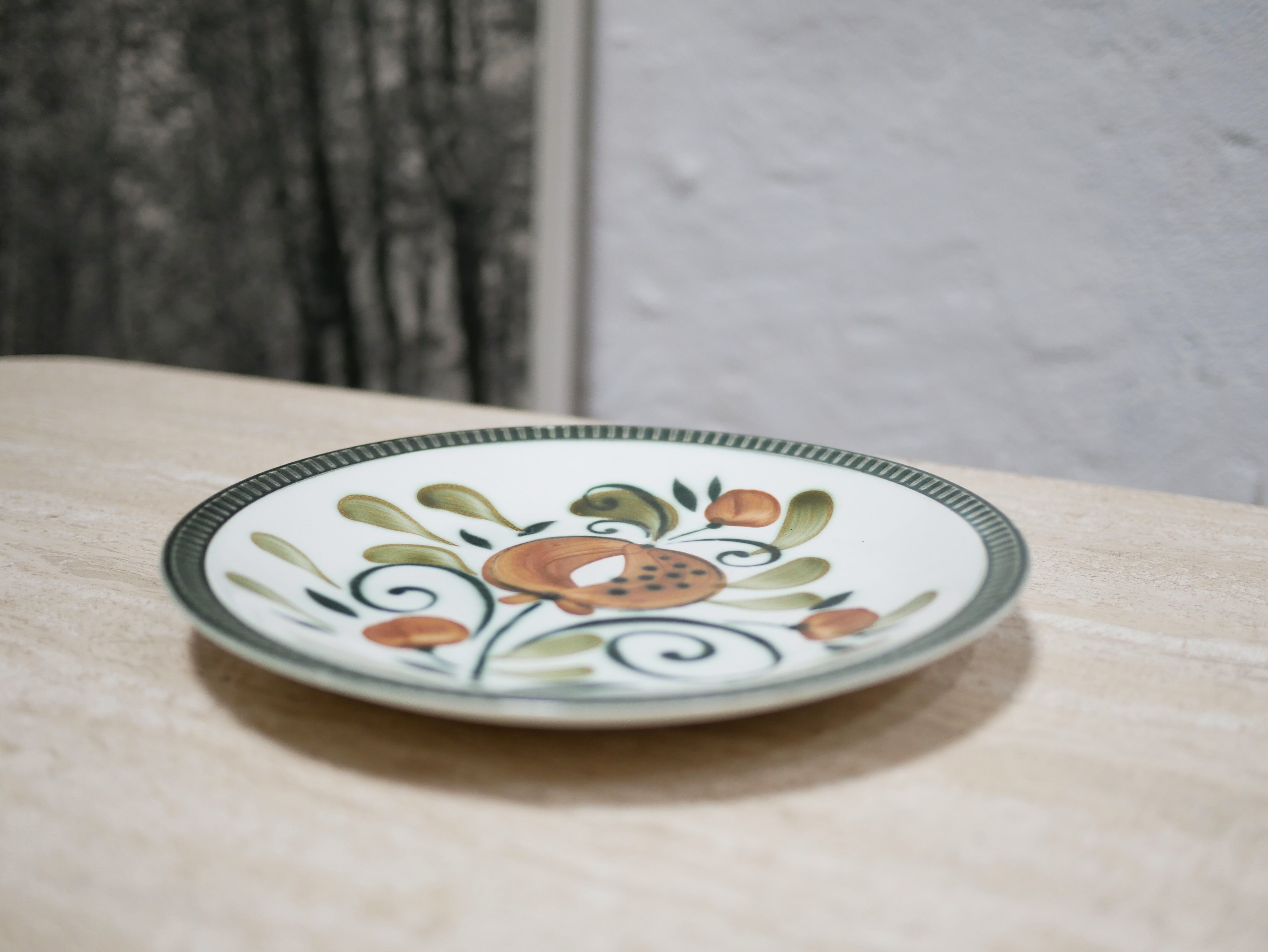 Série de 6 assiettes vintage éditées par Boch La Louvière