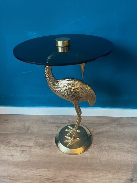 Round side table with golden crane