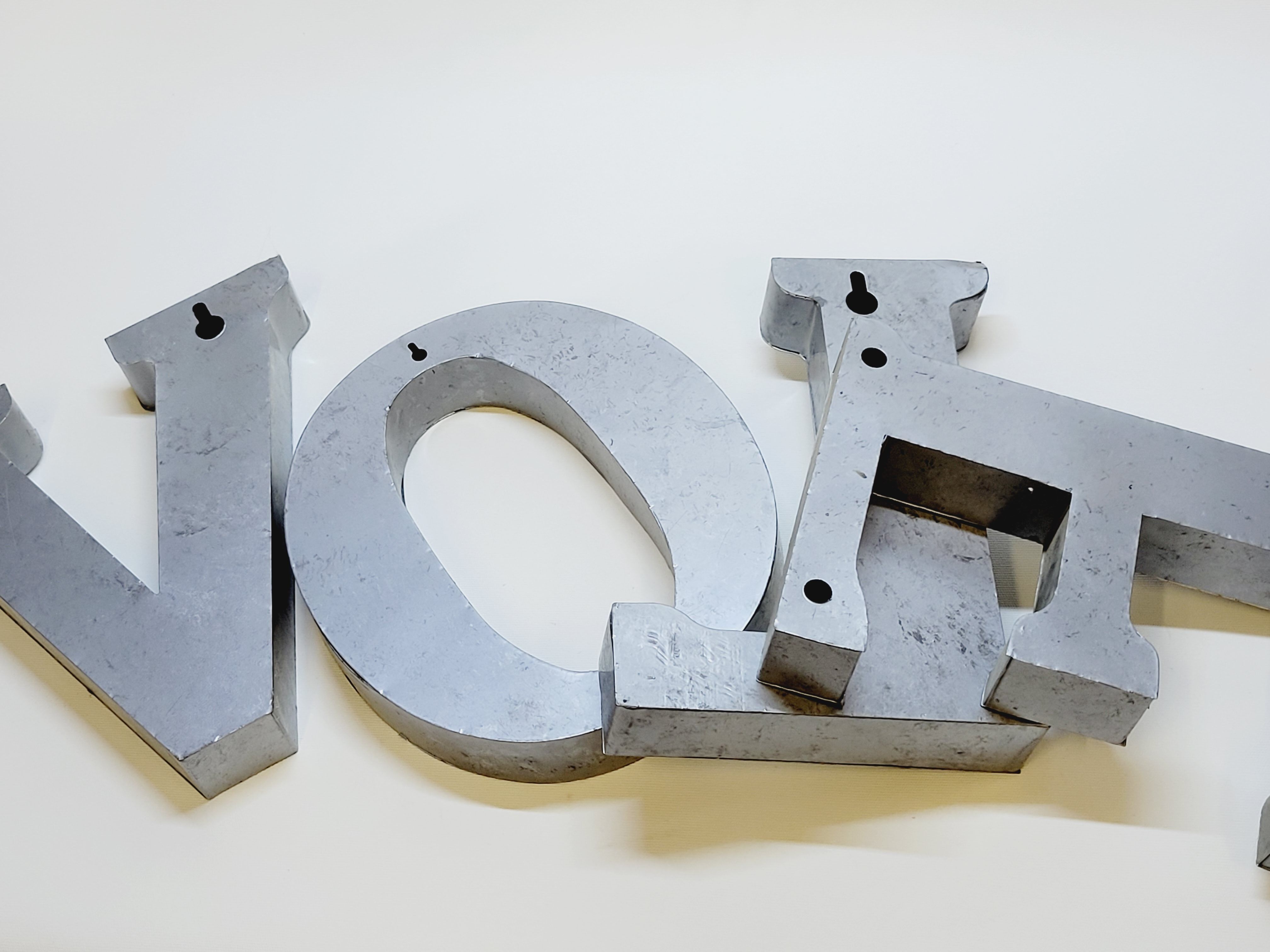 4 decorative letters metal sign LOVE FLY