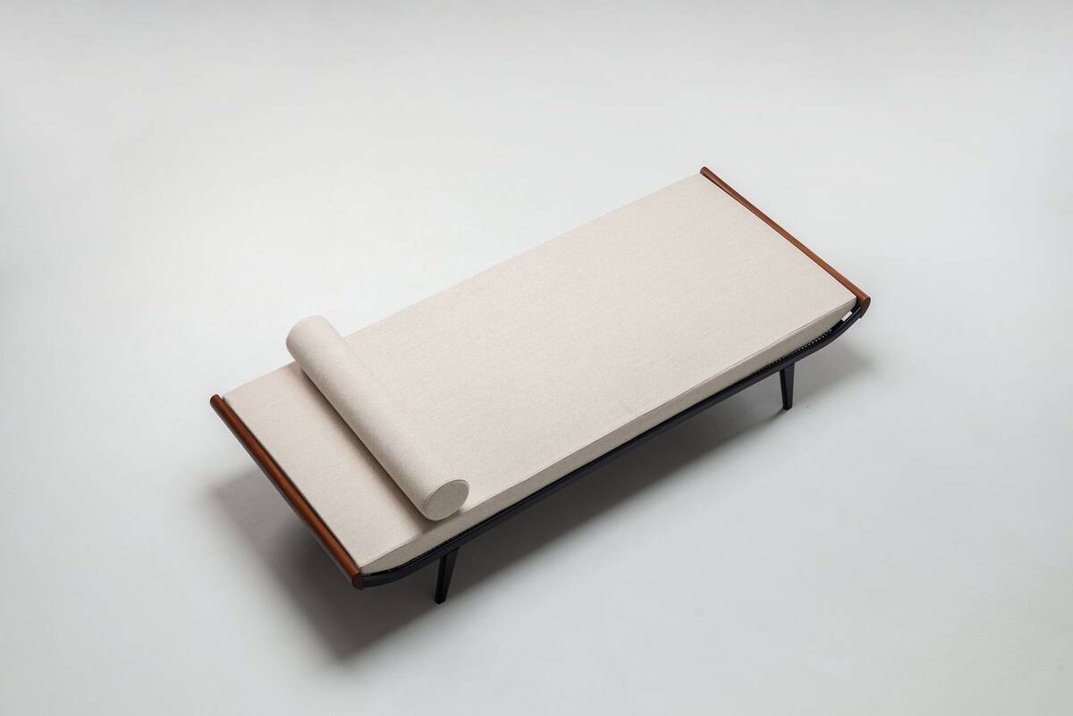 Dick Cordemeijer Cleopatra daybed for Auping in wool The Netherlands 1954
