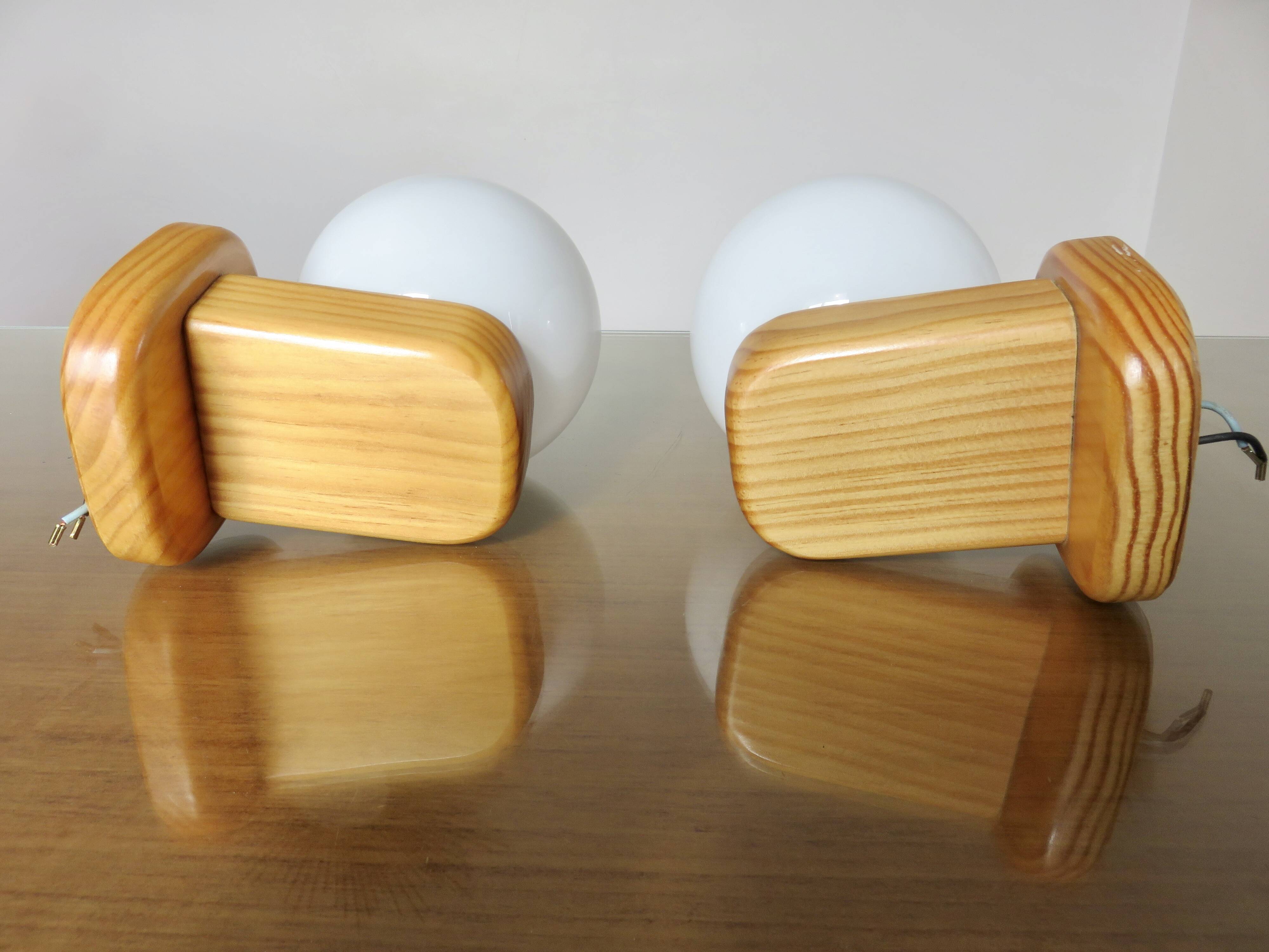 Pair of Scandinavian wall lights in pine and white opaline, 1980s.