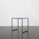 Table d'appoint bleue "B9 B" par Marcel Breuer / Thonet
