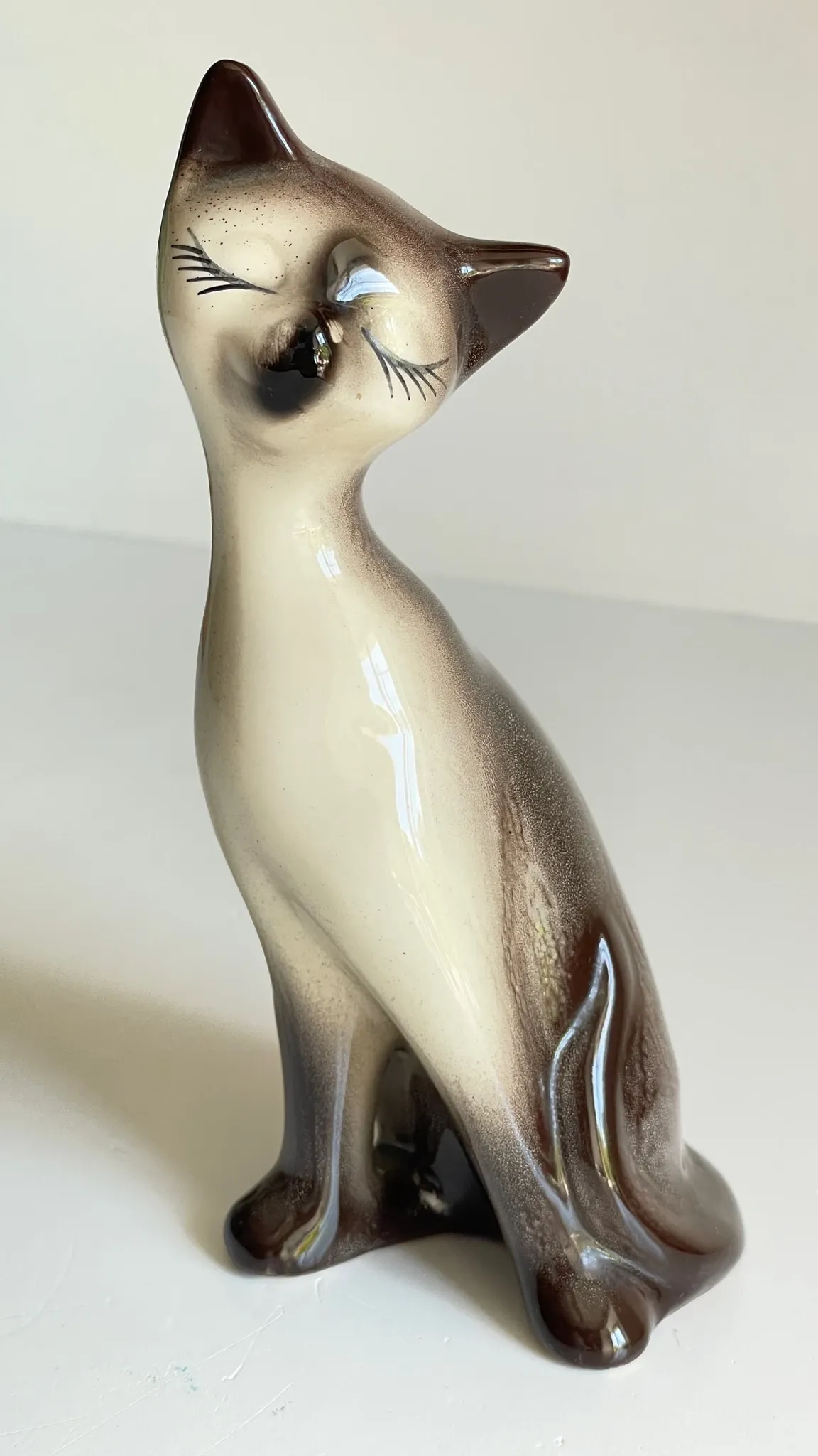 Vintage ceramic chat