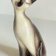 Vintage ceramic chat