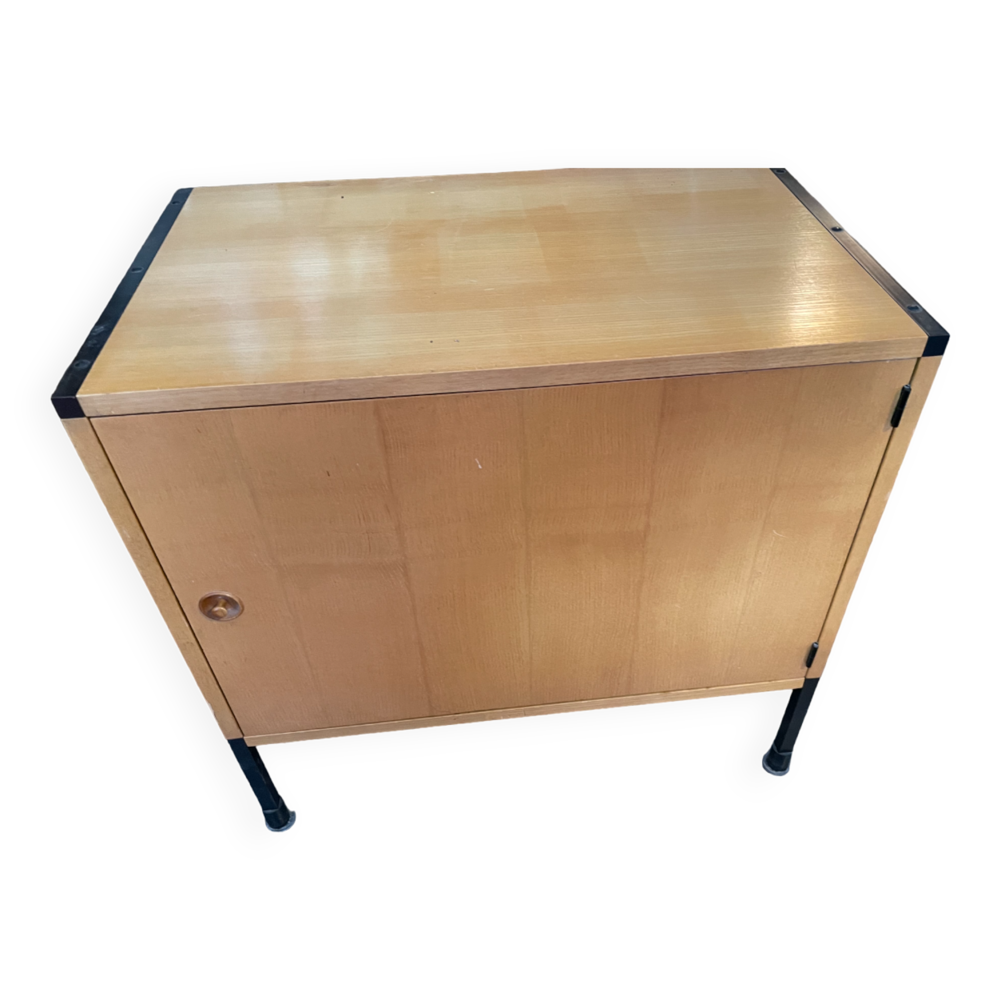 Storage furniture in ash and lacquered metal