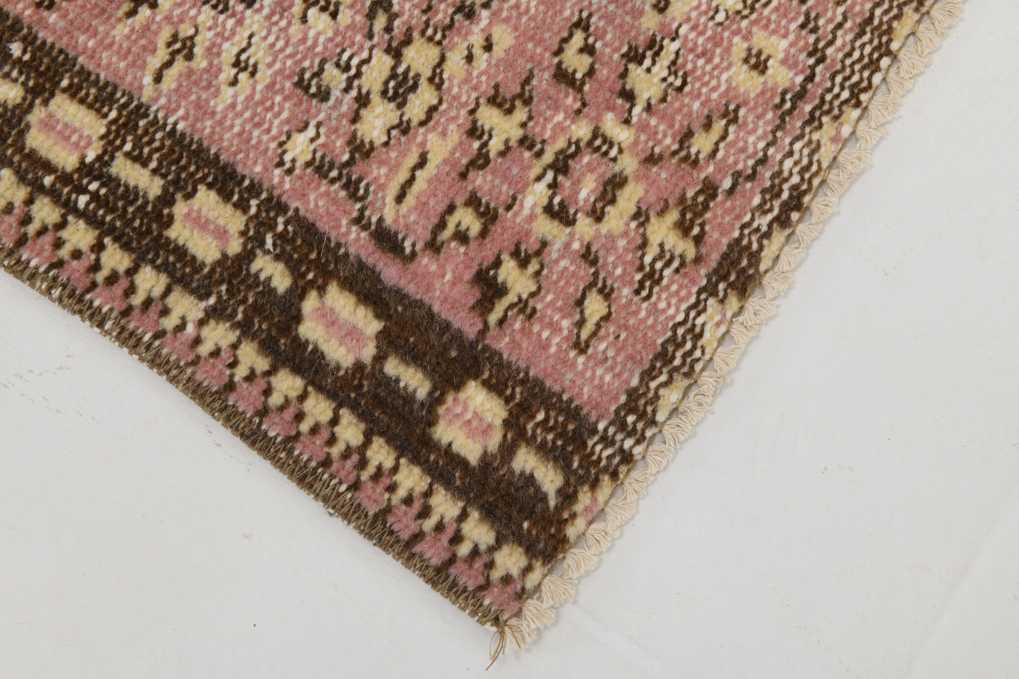 Hand-made vintage rug 303x206cm