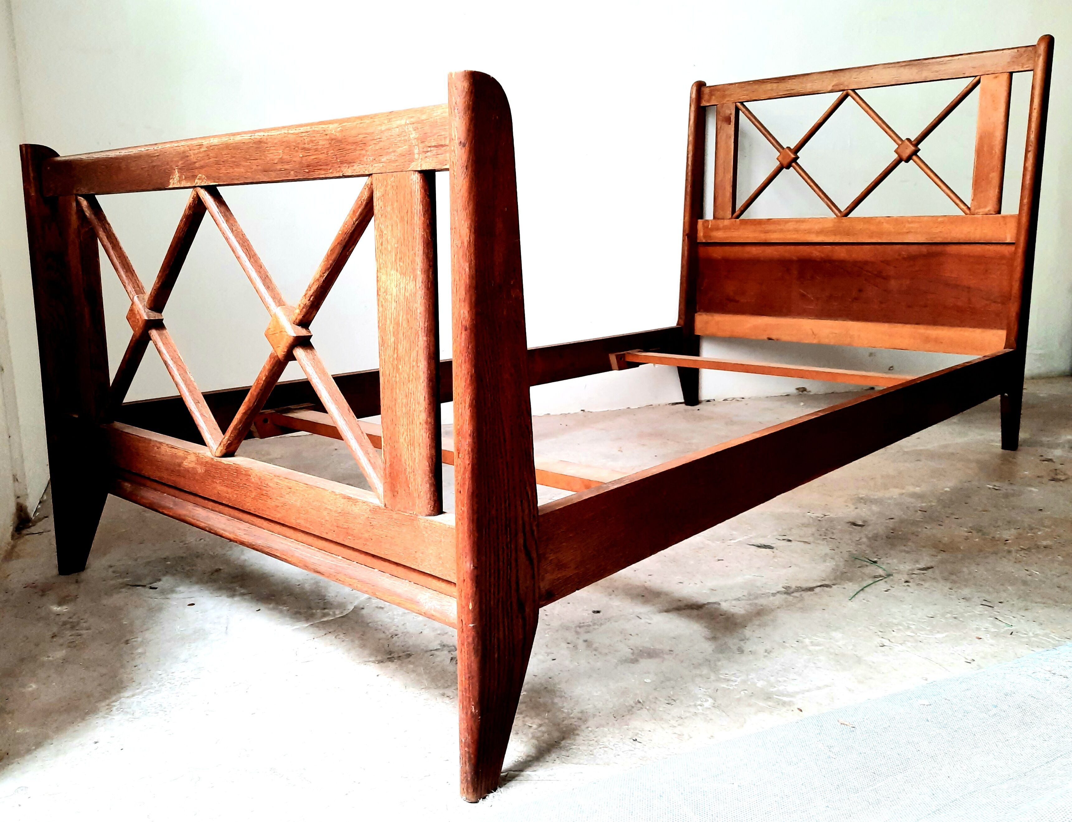 Oak bedside table made by Ateliers Saint Sabin